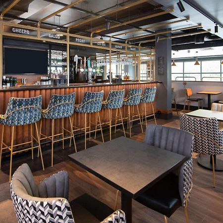 Ibis Styles London Gatwick Airport Hotel Crawley  Ngoại thất bức ảnh