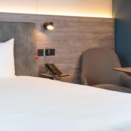 Ibis Styles London Gatwick Airport Hotel Crawley  Ngoại thất bức ảnh