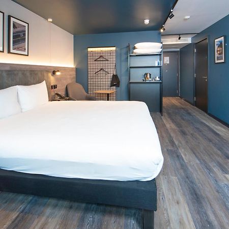 Ibis Styles London Gatwick Airport Hotel Crawley  Ngoại thất bức ảnh