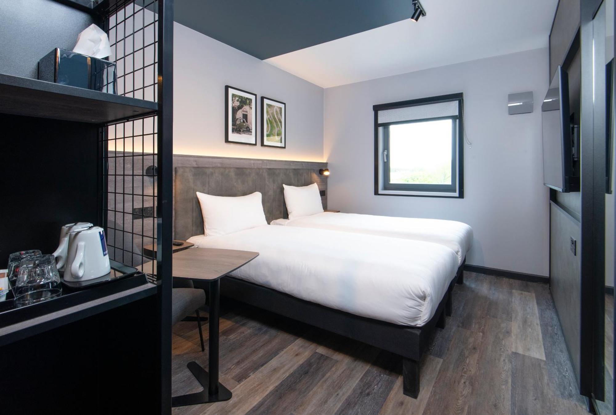 Ibis Styles London Gatwick Airport Hotel Crawley  Ngoại thất bức ảnh