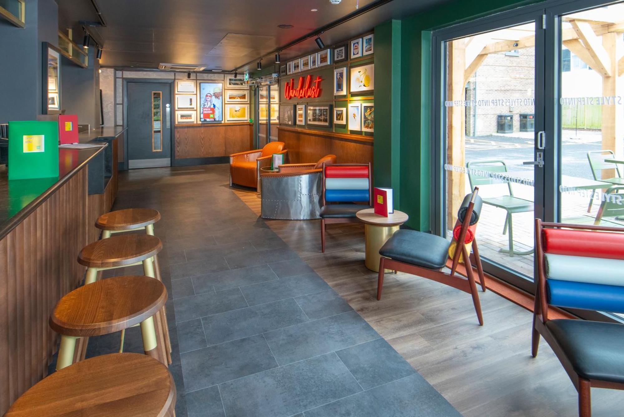 Ibis Styles London Gatwick Airport Hotel Crawley  Ngoại thất bức ảnh
