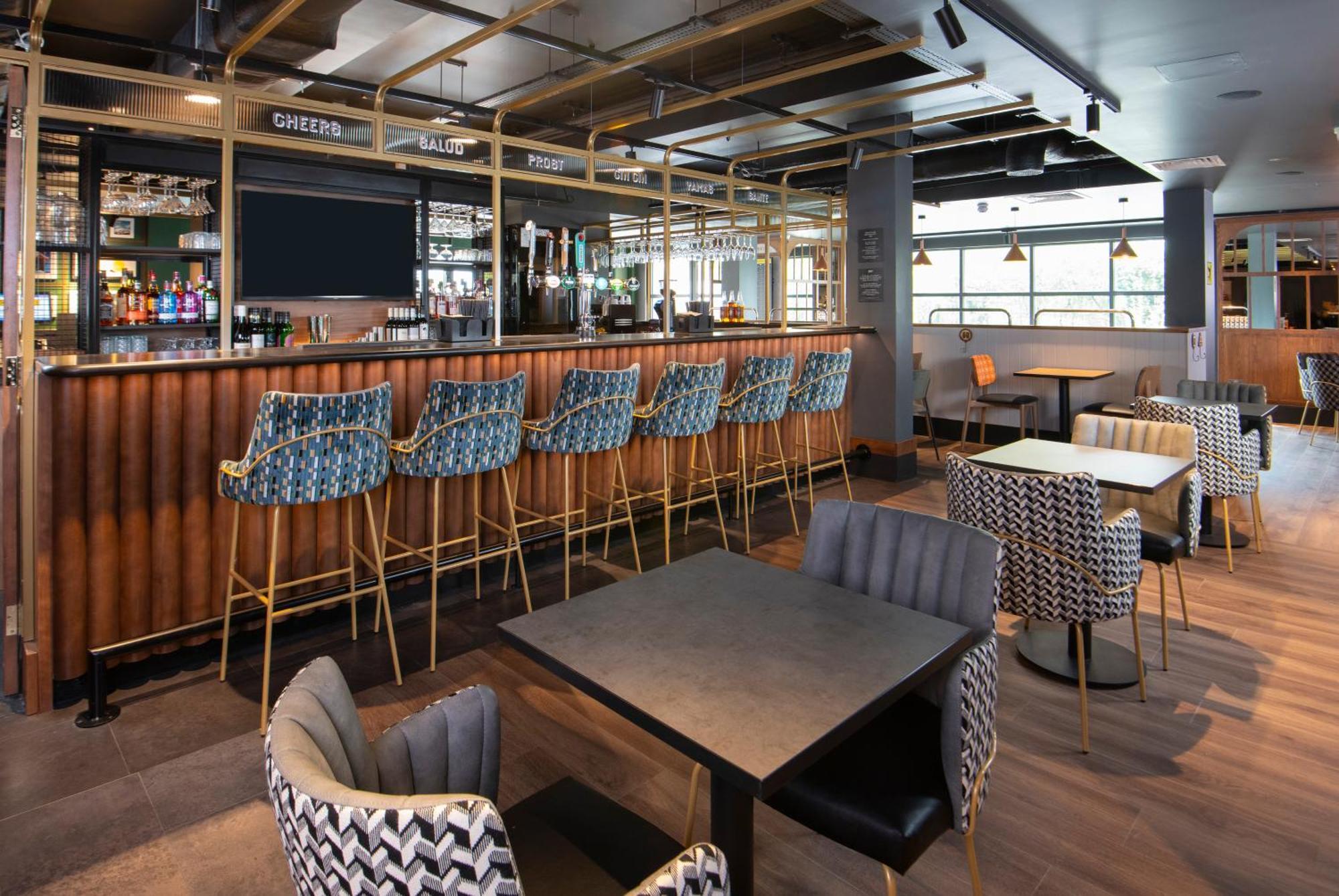 Ibis Styles London Gatwick Airport Hotel Crawley  Ngoại thất bức ảnh