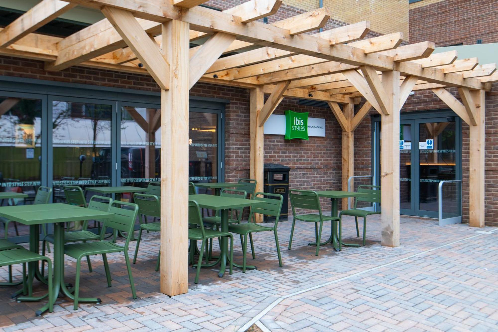 Ibis Styles London Gatwick Airport Hotel Crawley  Ngoại thất bức ảnh