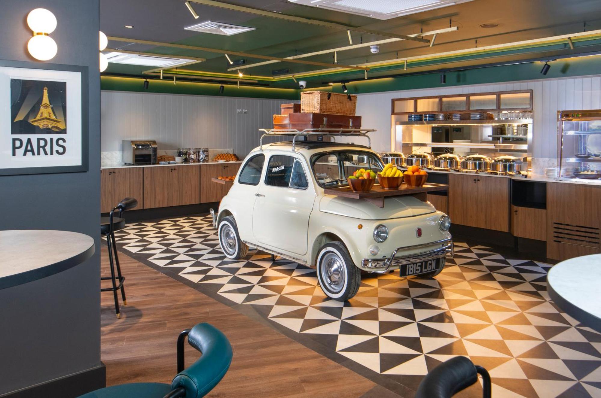Ibis Styles London Gatwick Airport Hotel Crawley  Ngoại thất bức ảnh