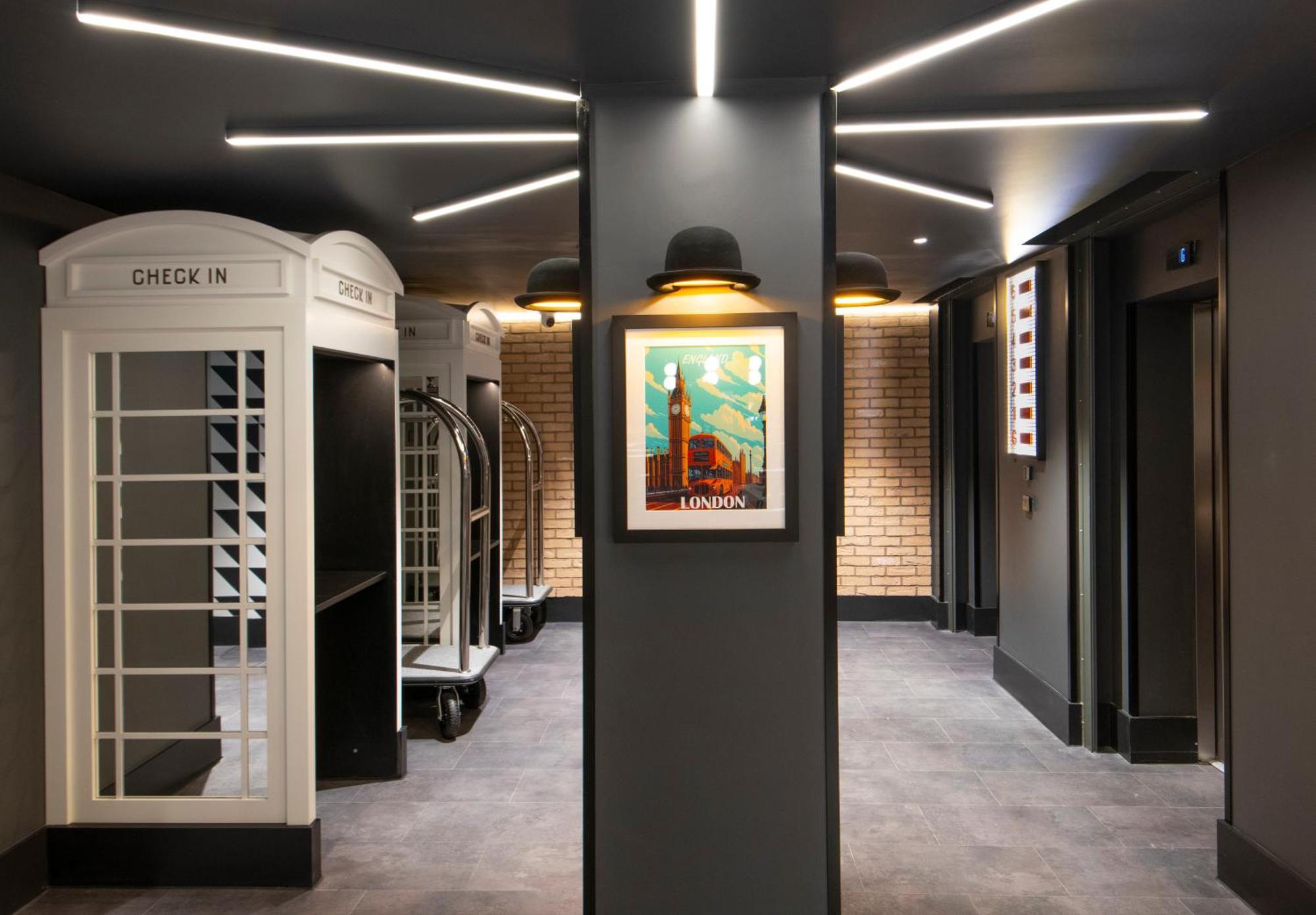 Ibis Styles London Gatwick Airport Hotel Crawley  Ngoại thất bức ảnh