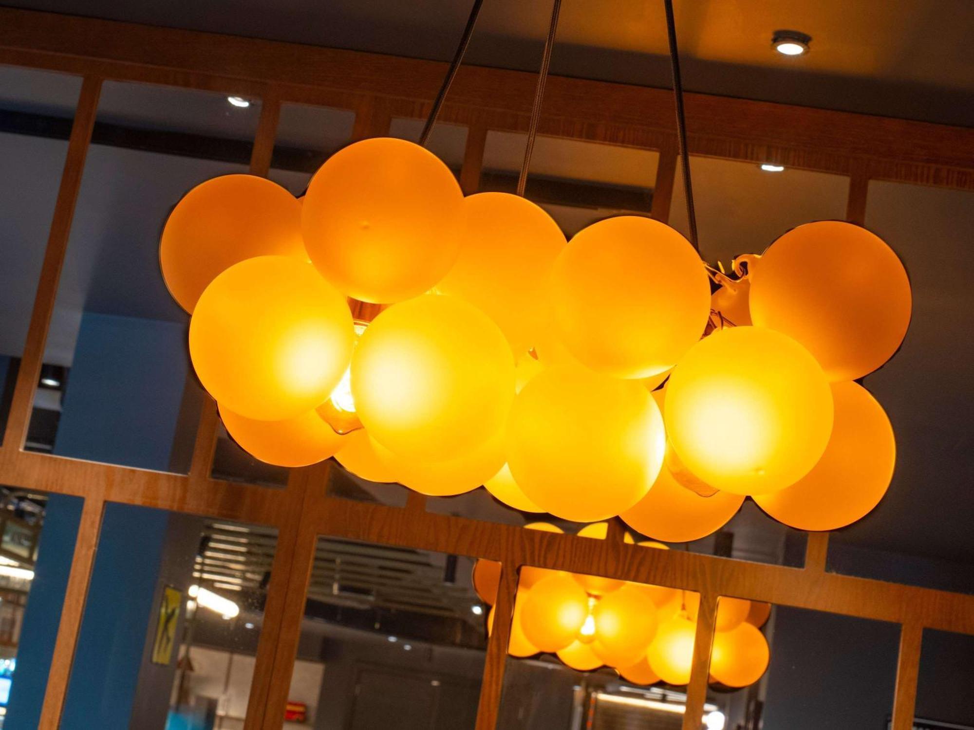 Ibis Styles London Gatwick Airport Hotel Crawley  Ngoại thất bức ảnh