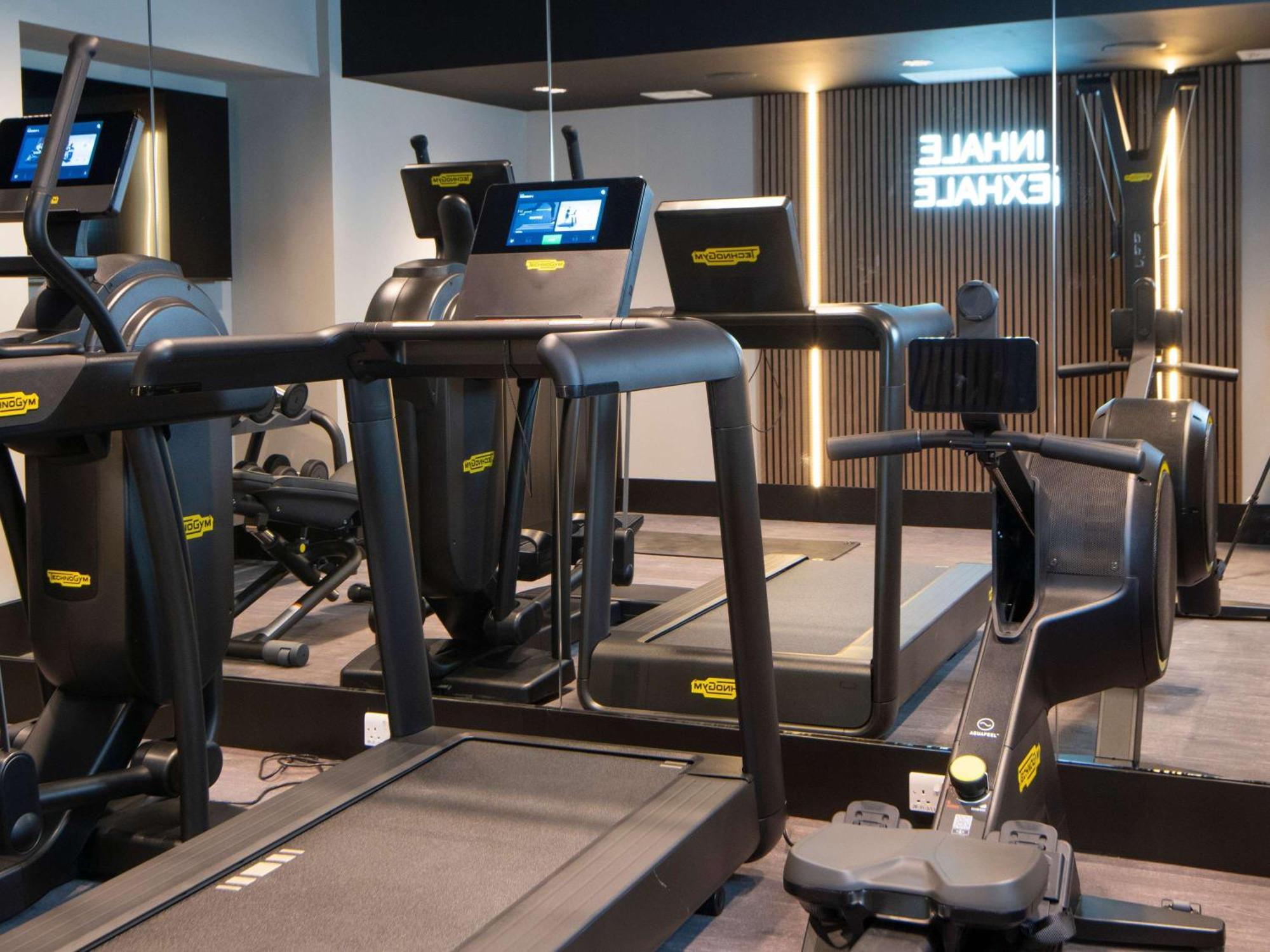 Ibis Styles London Gatwick Airport Hotel Crawley  Ngoại thất bức ảnh