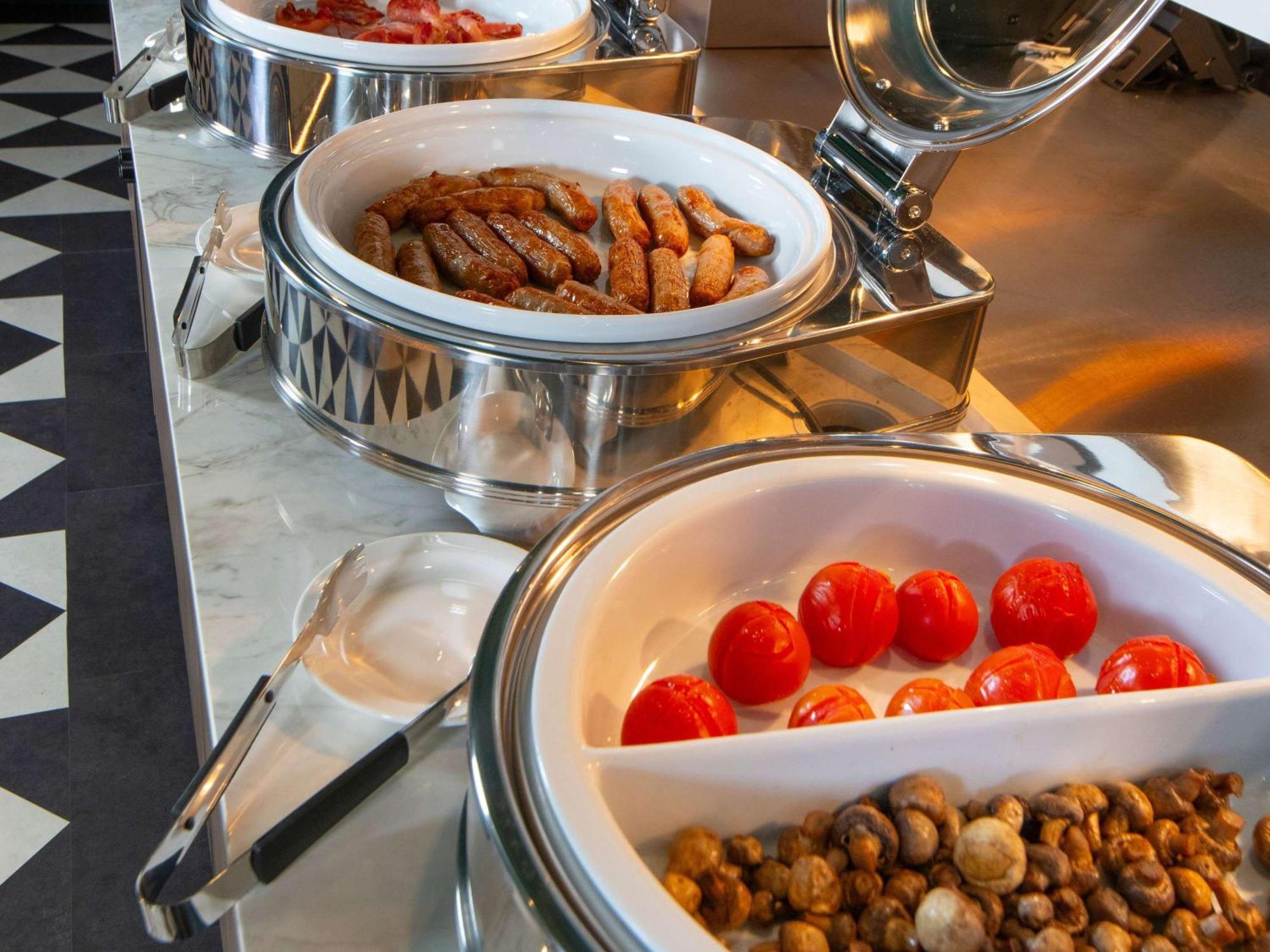 Ibis Styles London Gatwick Airport Hotel Crawley  Ngoại thất bức ảnh