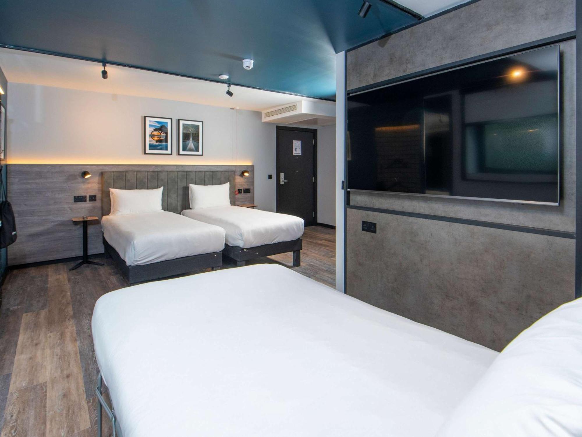 Ibis Styles London Gatwick Airport Hotel Crawley  Ngoại thất bức ảnh