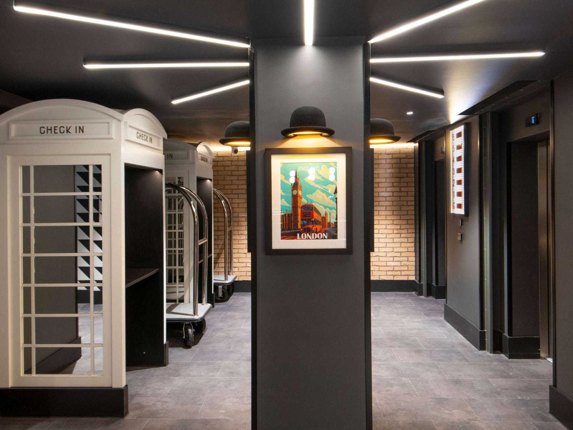 Ibis Styles London Gatwick Airport Hotel Crawley  Ngoại thất bức ảnh